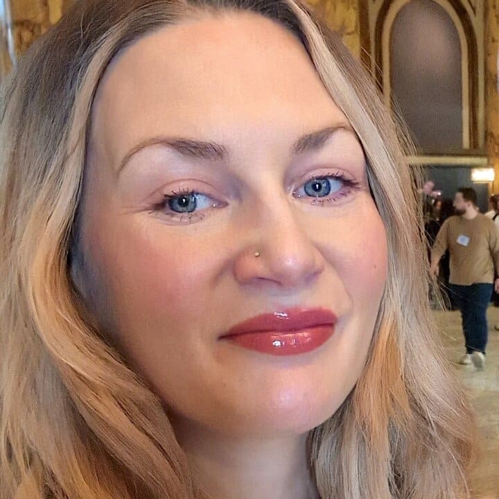 Forskarporträtt av Frida Ilahi.